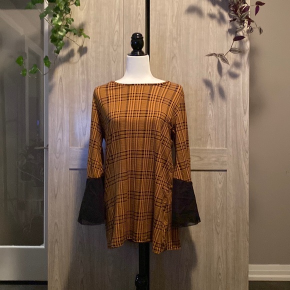 3 for $20 💜 ELLIOTT & VINE Tartan Tunic - Picture 1 of 4